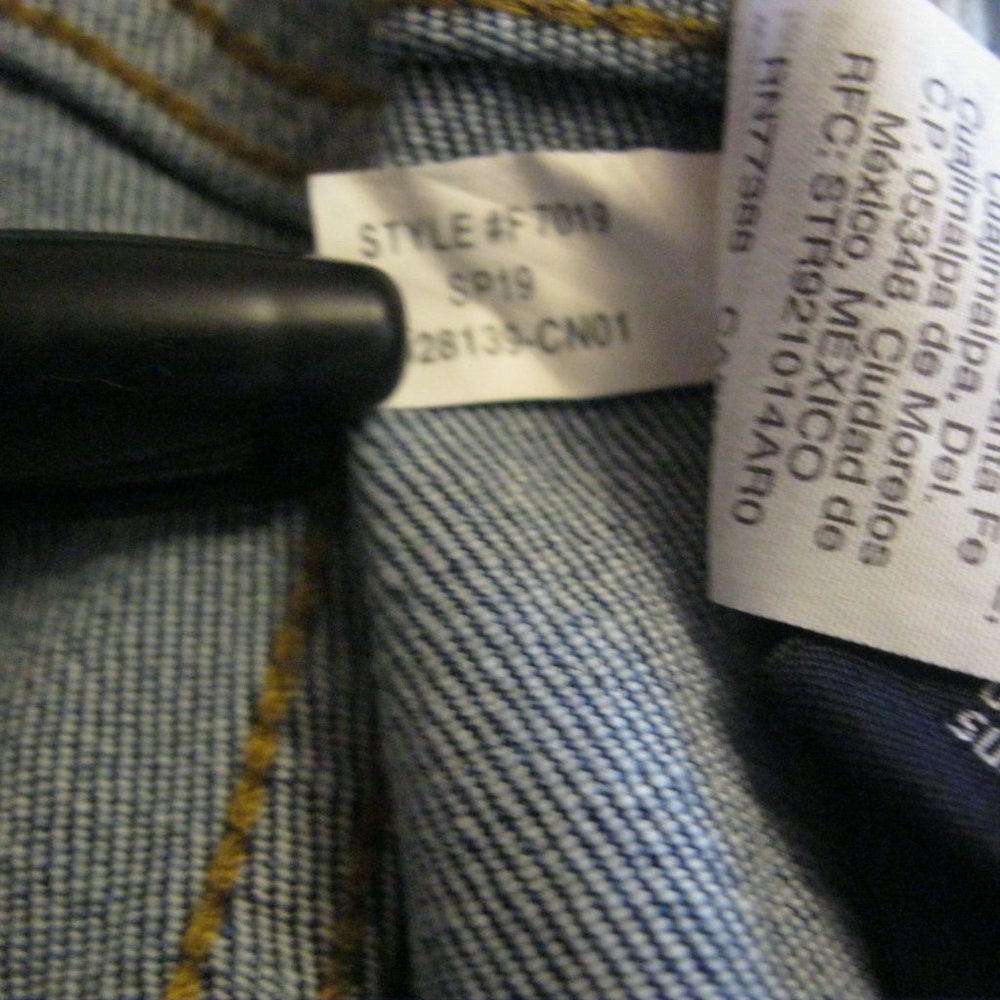 Madewell High-Rise Cut-Off Denim Blue Jean Shorts - Picture 11 of 12